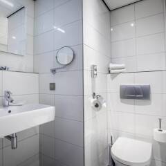Отель Die Port van Cleve Hotel Нидерланды, Амстердам - 6 отзывов об отеле, цены и фото номеров - забронировать отель Die Port van Cleve Hotel онлайн ванная фото 2
