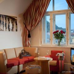 Mamaison Hotel Riverside Prague интерьер отеля