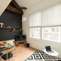 Апартаменты The City Mezzanine Apartment комната для гостей фото 2