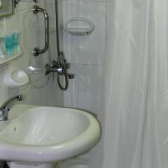 Отель Golden Beach Motel ОАЭ, Шарджа - 1 отзыв об отеле, цены и фото номеров - забронировать отель Golden Beach Motel онлайн ванная