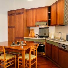 Апартаменты Altido Wooden Guerrini Apartment Милан в номере