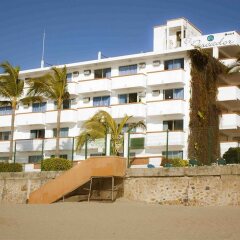Отель El Pescador Hotel Мексика, Пуэрто-Вальярта - отзывы, цены и фото номеров - забронировать отель El Pescador Hotel онлайн пляж