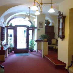 Hotel U Tri Pstrosu Прага интерьер отеля