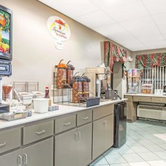 Super 8 by Wyndham Marianna in Marianna, United States of America from 88$, photos, reviews - zenhotels.com meals