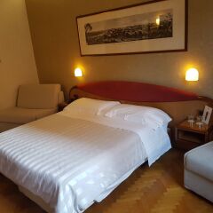 Hotel Fori Imperiali Cavalieri сейф в номере