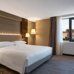 Гостиница Sheraton Nizhny Novgorod Kremlin Стандартный номер с двуспальной кроватью фото 10