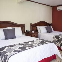 Отель Berlor Airport Inn комната для гостей