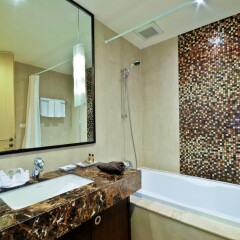 Отель Admiral Premier Sukhumvit 23 By Compass Hospitality Бангкок ванная фото 2