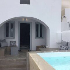 Отель 3 Caves Villa by Caldera Houses Греция, Остров Санторини - отзывы, цены и фото номеров - забронировать отель 3 Caves Villa by Caldera Houses онлайн бассейн