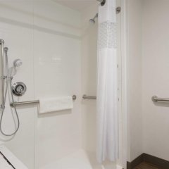 Hampton Inn Westfield in Westfield, United States of America from 144$, photos, reviews - zenhotels.com bathroom