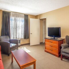 Отель Ramada by Wyndham Chatsworth США, Лос-Анджелес - отзывы, цены и фото номеров - забронировать отель Ramada by Wyndham Chatsworth онлайн комната для гостей фото 3