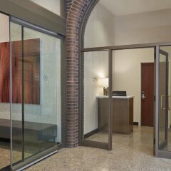 Отель Sheraton Ottawa Hotel Канада, Оттава - отзывы, цены и фото номеров - забронировать отель Sheraton Ottawa Hotel онлайн комната для гостей фото 5