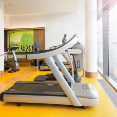 Отель Novotel München Messe Германия, Мюнхен - 4 отзыва об отеле, цены и фото номеров - забронировать отель Novotel München Messe онлайн фитнесс-зал