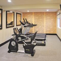 Отель La Quinta Inn & Suites San Diego SeaWorld/Zoo Area фитнесс-зал