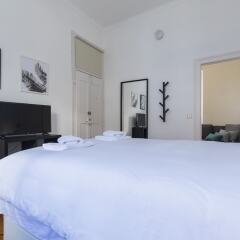 Апартаменты Sunny & Quiet Lisbon Apartment Лиссабон комната для гостей фото 3