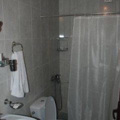 Отель Guest House Qoruldi Грузия, Местиа - отзывы, цены и фото номеров - забронировать отель Guest House Qoruldi онлайн ванная