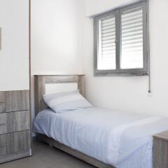 Cosy & Modern old city 3BR by Ahlan Hospitality Израиль, Назарет - отзывы, цены и фото номеров - забронировать отель Cosy & Modern old city 3BR by Ahlan Hospitality онлайн комната для гостей фото 3