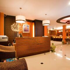 Отель Deva Suites Patong интерьер отеля