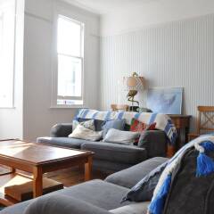Отель 3 Bedroom Apartment in Clapham North Великобритания, Лондон - отзывы, цены и фото номеров - забронировать отель 3 Bedroom Apartment in Clapham North онлайн комната для гостей фото 3