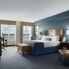 Отель Ramada Plaza by Wyndham Geneva Lakefront Resort комната для гостей фото 3