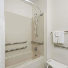 Days Inn by Wyndham Ashland in South Point, United States of America from 82$, photos, reviews - zenhotels.com bathroom