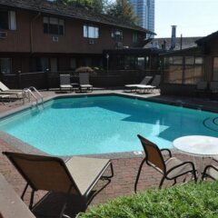 Отель Lake City Inn and Suites Канада, Бурнаби - отзывы, цены и фото номеров - забронировать отель Lake City Inn and Suites онлайн с домашними животными