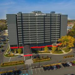 Отель Teaneck Marriott at Glenpointe парковка