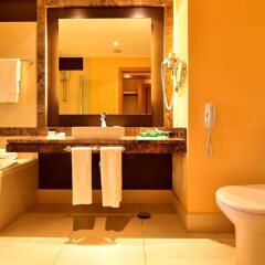 Отель Pestana Promenade Ocean Resort Hotel Португалия, Фуншал - 1 отзыв об отеле, цены и фото номеров - забронировать отель Pestana Promenade Ocean Resort Hotel онлайн ванная