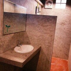 Отель Baan Chalok Hostel Таиланд, Остров Тау - отзывы, цены и фото номеров - забронировать отель Baan Chalok Hostel онлайн ванная фото 2