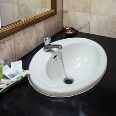Grand Blue Hotel ванная