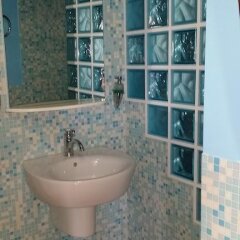 Гостиница Normandiya Hotel в Анапе отзывы, цены и фото номеров - забронировать гостиницу Normandiya Hotel онлайн Анапа ванная