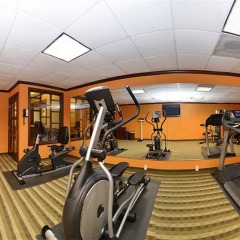 Отель Quality Inn & Suites New York Avenue фитнесс-зал фото 2