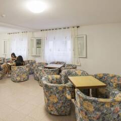 Отель Hostal Roca Испания, Сан-Антони-де-Портмань - 4 отзыва об отеле, цены и фото номеров - забронировать отель Hostal Roca онлайн питание