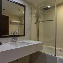 Отель Royal Suite Residence Boutique Бангкок ванная