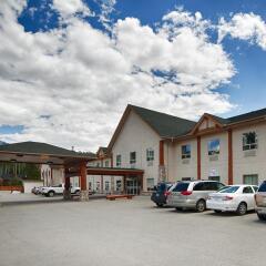 Отель BEST WESTERN PLUS Valemount Inn & Suites парковка