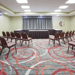 Отель Holiday Inn Express & Suites Bloomington - Mpls Arpt Area West Блумингтон помещение для мероприятий фото 2
