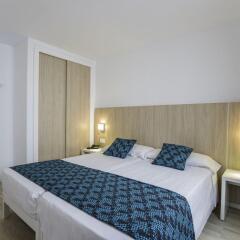 Отель Aparthotel Holiday Center Испания, Санта-Понса - отзывы, цены и фото номеров - забронировать отель Aparthotel Holiday Center онлайн комната для гостей фото 2