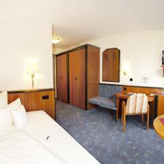 Advantage Hotel комната для гостей
