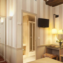 Отель Hôtel Des Deux-Iles Франция, Париж - отзывы, цены и фото номеров - забронировать отель Hôtel Des Deux-Iles онлайн удобства в номере фото 2