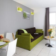 Отель Aparthotel Adagio access Nice Magnan Франция, Ницца - 12 отзывов об отеле, цены и фото номеров - забронировать отель Aparthotel Adagio access Nice Magnan онлайн комната для гостей фото 2