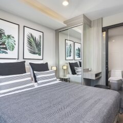Отель Surin Loft by Holiplanet Таиланд, Камала Бич - отзывы, цены и фото номеров - забронировать отель Surin Loft by Holiplanet онлайн комната для гостей фото 3