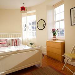 Отель Bright New Town 2 bed Apt - 5 Mins to Princes St Великобритания, Эдинбург - отзывы, цены и фото номеров - забронировать отель Bright New Town 2 bed Apt - 5 Mins to Princes St онлайн ванная фото 2