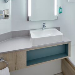 Отель Jurys Inn London Croydon Великобритания, Лондон - отзывы, цены и фото номеров - забронировать отель Jurys Inn London Croydon онлайн ванная