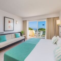 Отель Blau Punta Reina Resort комната для гостей фото 4