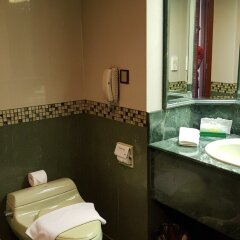 The Centrepoint Hotel in Bandar Seri Begawan, Brunei from 83$, photos, reviews - zenhotels.com bathroom