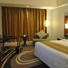 Отель Holiday Inn Qingdao City Centre, an IHG Hotel Китай, Циндао - отзывы, цены и фото номеров - забронировать отель Holiday Inn Qingdao City Centre, an IHG Hotel онлайн комната для гостей фото 4