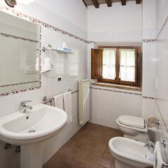 Отель Residence Hotel Le Fontanelle Италия, Монтескудаио - отзывы, цены и фото номеров - забронировать отель Residence Hotel Le Fontanelle онлайн ванная