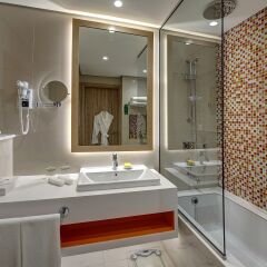 Отель Al Khoory Atrium Hotel ОАЭ, Дубай - отзывы, цены и фото номеров - забронировать отель Al Khoory Atrium Hotel онлайн ванная фото 2