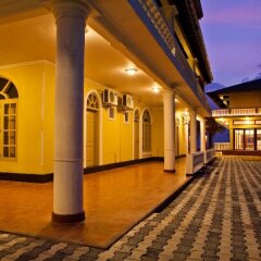 Отель Cocoon Sea Resort Шри-Ланка, Косгода - отзывы, цены и фото номеров - забронировать отель Cocoon Sea Resort онлайн вестибюль