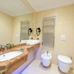 Отель Palace Hotel La Conchiglia dOro Италия, Виченца - отзывы, цены и фото номеров - забронировать отель Palace Hotel La Conchiglia dOro онлайн ванная фото 2